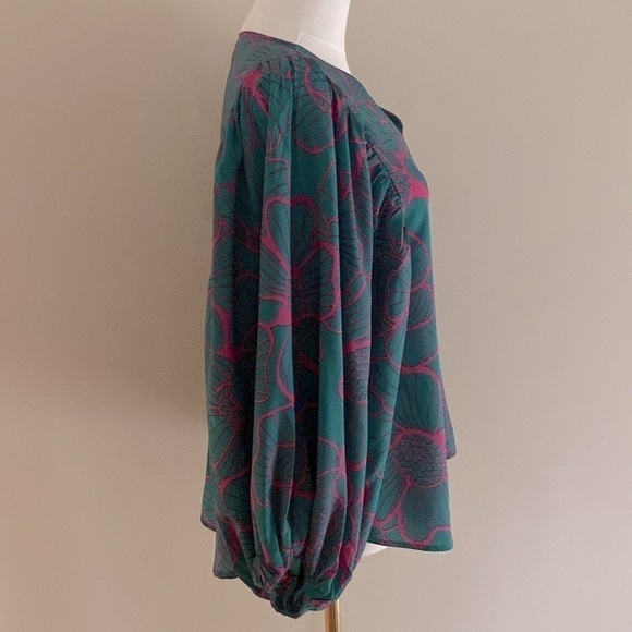 Periwinkle Collection Poly Puff Sleeves Blouse - Picture 2 of 6